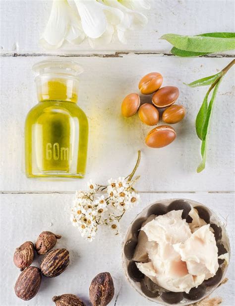 Infografic cu beneficiile ingredientelor naturale din produsele Mustela