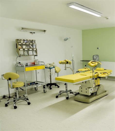 echipă medicală modernă într-o clinică ginecologică