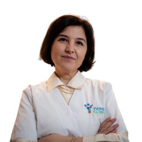 Portretul Dr. Alina Stănescu Popp, medic pediatru gastroenterolog.