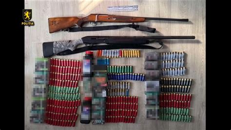 Imagine cu diverse tipuri de muniții pentru arme de tir