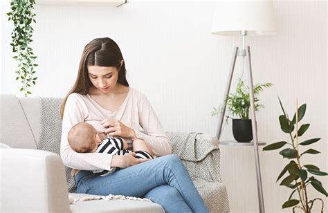 Ilustrație reprezentând mituri comune despre alăptare