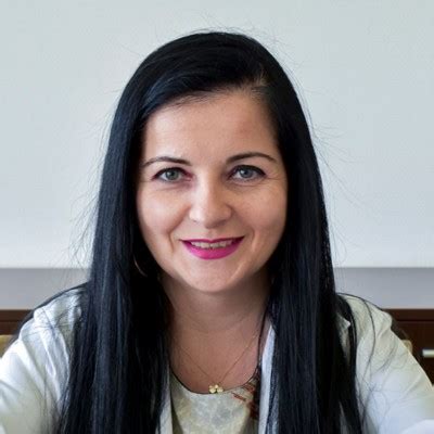 Portretul Dr. Elena Valentina Ionescu