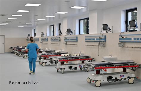 Fotografie a unei echipe medicale pediatrice din cadrul spitalului