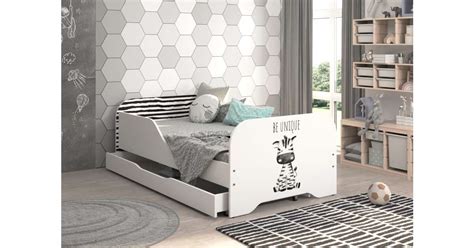 Ilustrație cu o saltea de pătuț de calitate, cu accent pe densitate și fermitate