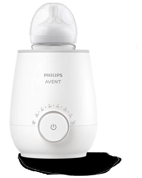 ilustrație cu un părinte folosind un încălzitor de biberoane pe timp de noapte