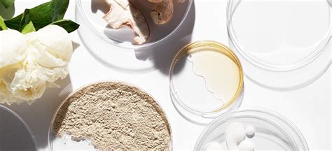 Ilustrație cu diferitele tipuri de proceduri cosmetice pentru tratarea petelor pigmentare.