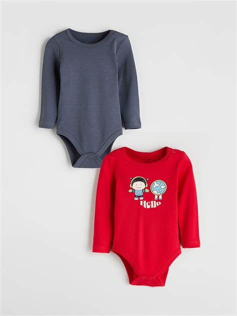 fotografie cu diverse multipack-uri de body-uri colorate pentru bebeluși