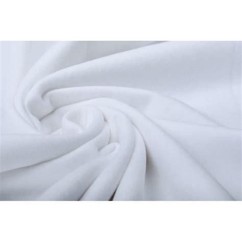 Eșantion de material finet din bumbac, prezentând textura sa moale și densă.